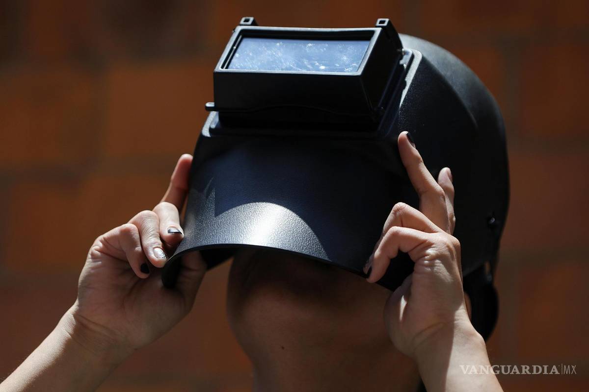 Así cautiva, maravilla y asombra el eclipse solar desde Mazatlán hasta la isla de Terranova (fotos)