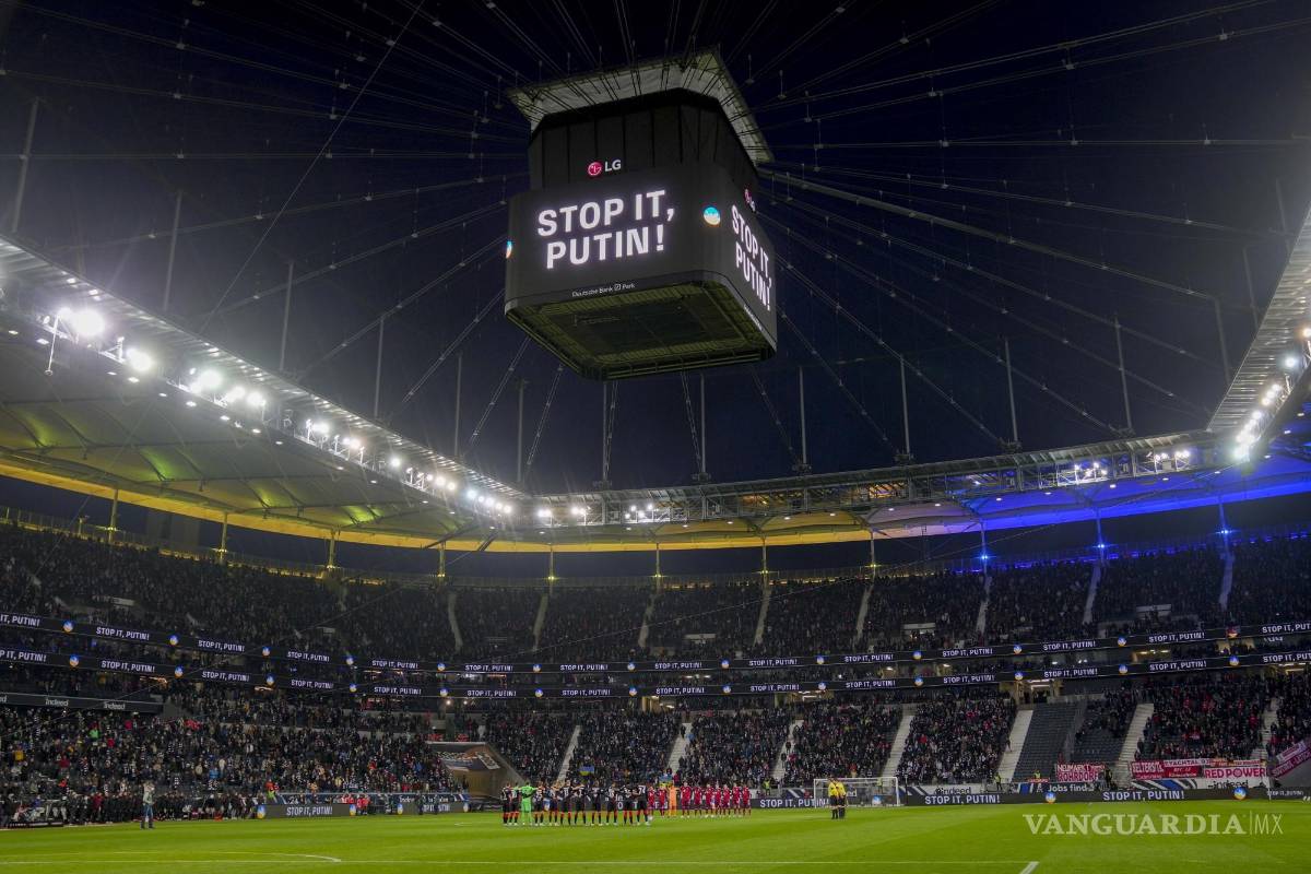 Veta FIFA bandera e himno de Rusia; descarta competencias internacionales en el país