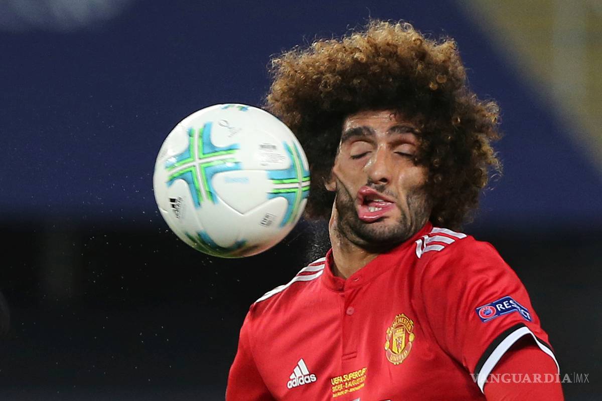La imagen de Fellaini que se hizo viral por recibir un balonazo