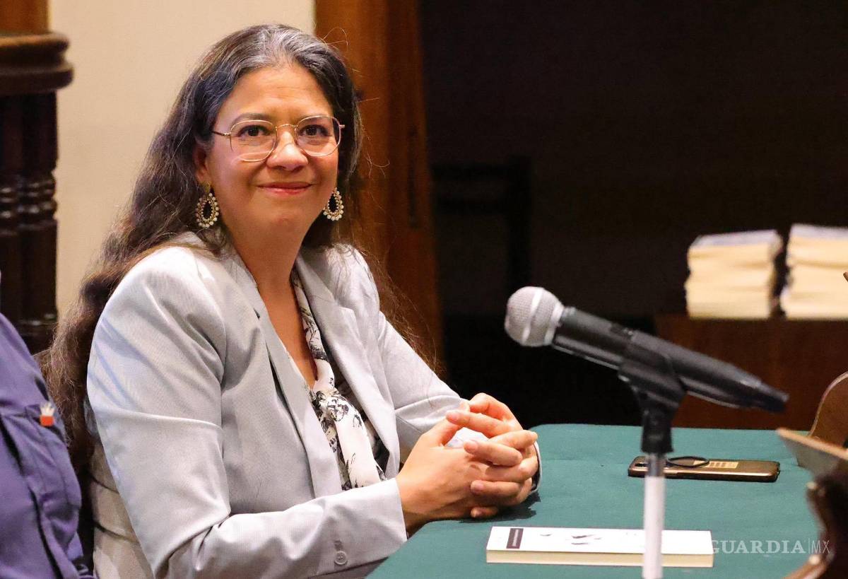 $!Carmen Ávila hace de un naufragio la voz de un divorcio en su libro ganador del Premio Óscar Oliva