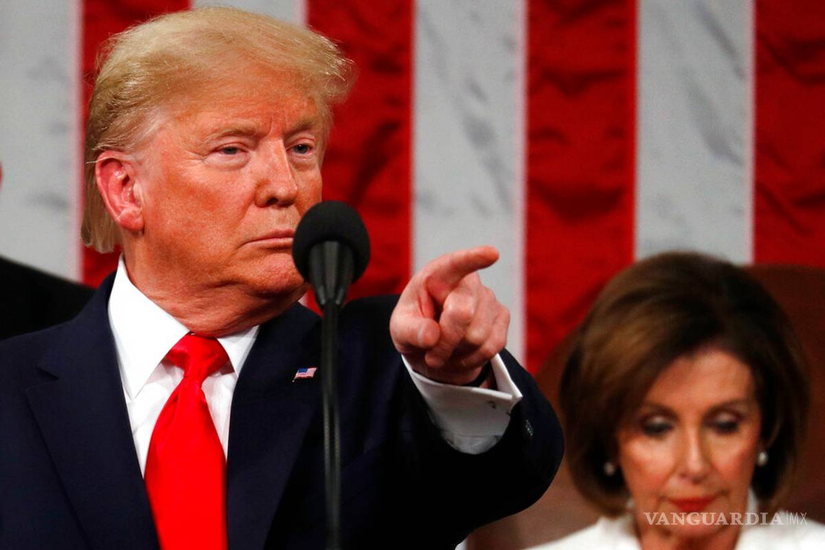 Donald Trump celebra construcción de “un muro muy alto y bello”; criminaliza de nuevo a migrantes en discurso