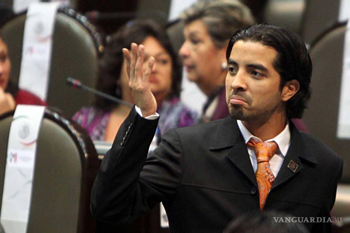 Piden firmas para impedir a nieto de Elba Esther Gordillo crear partido