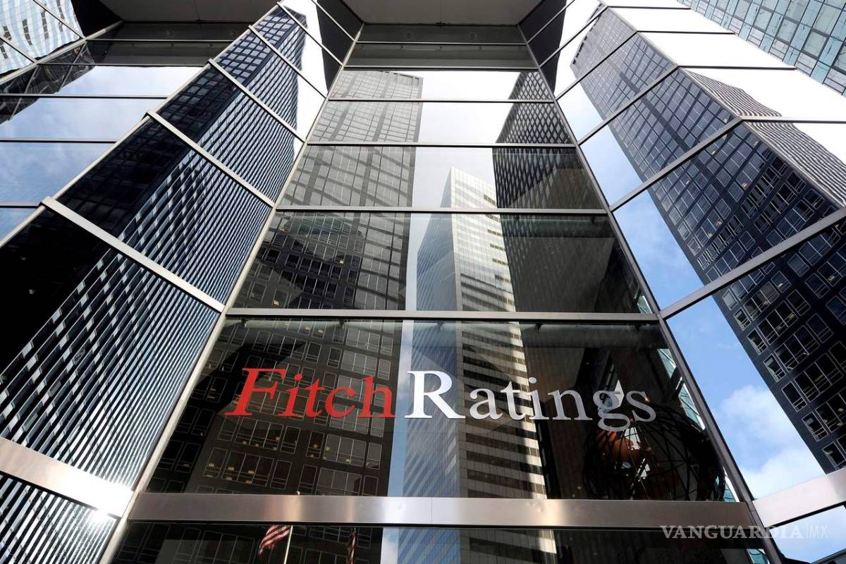 Mejora Fitch Ratings perspectiva de calificación de México
