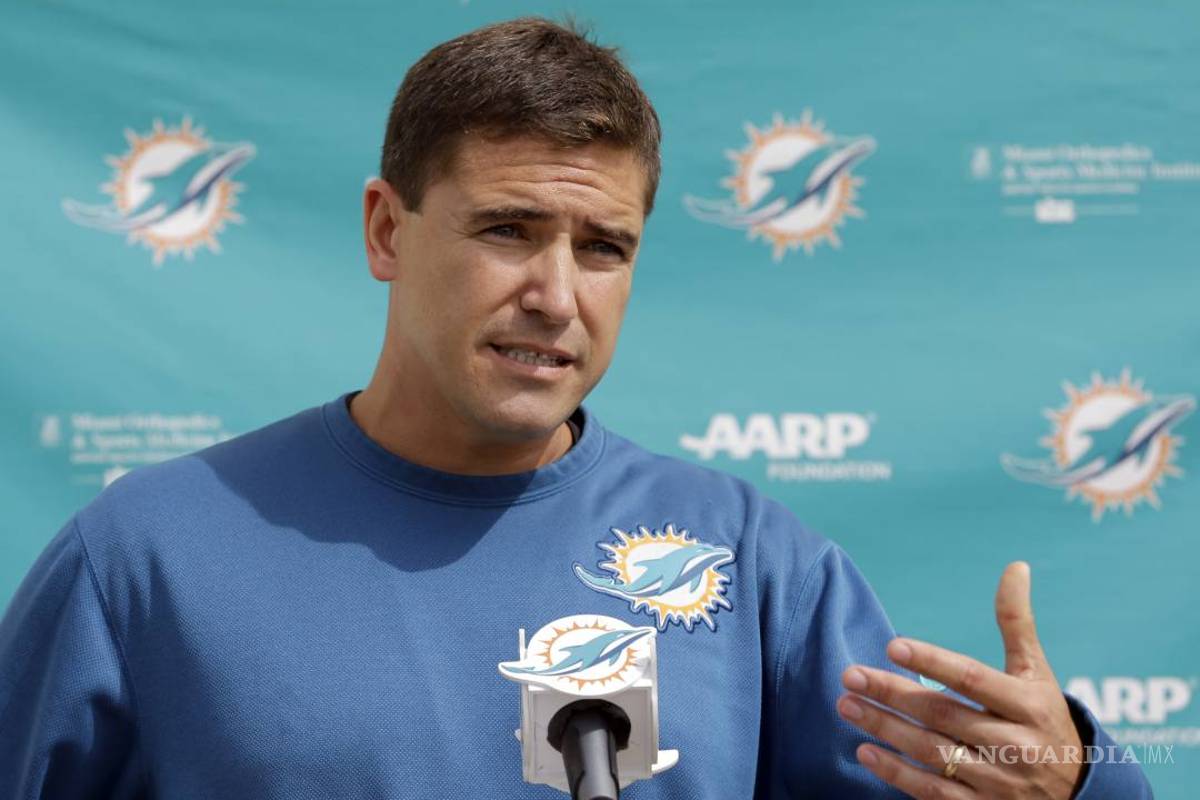 Dolphins despiden a Bill Lazor, su coordinador ofensivo