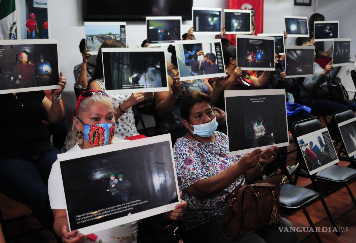 $!25 de mayo 2021. Viudas de los mineros muestran imágenes de las irregularidades que había dentro de la mina.