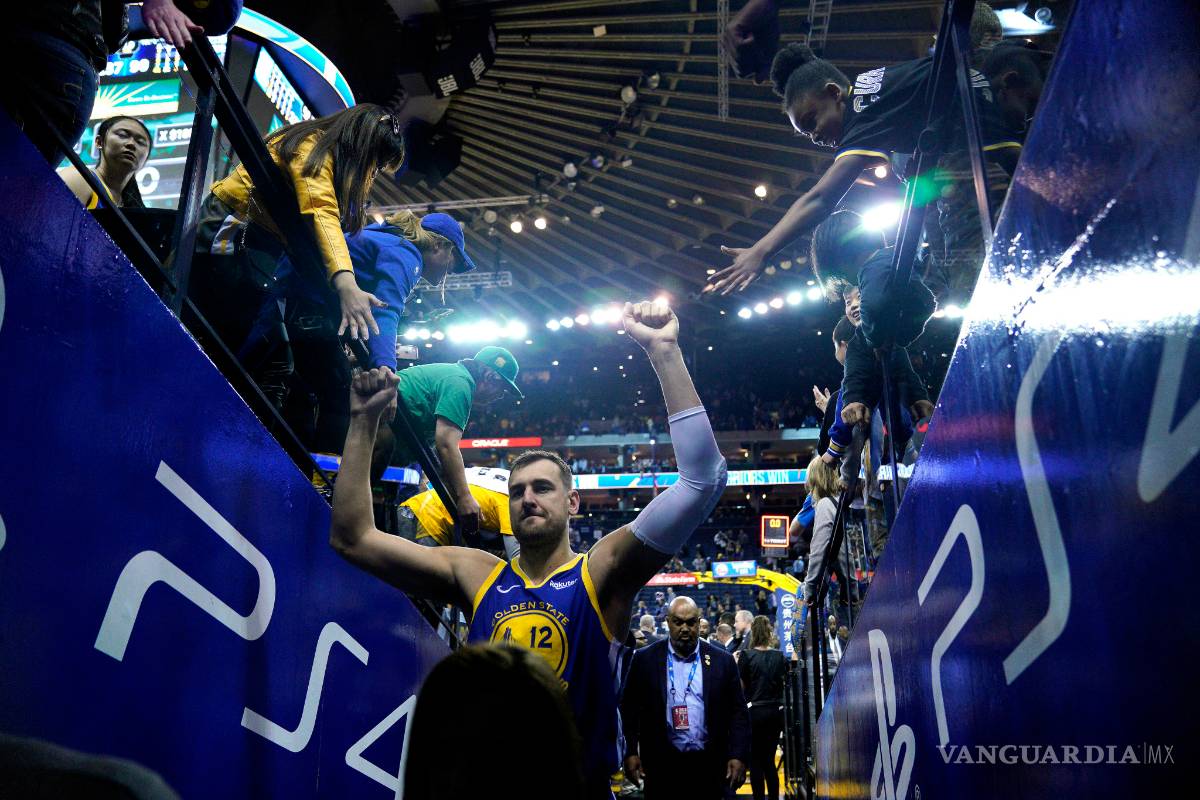 $!Los Warriors de Golden State son campeones divisionales tras humillar a los Hornets de Charlotte