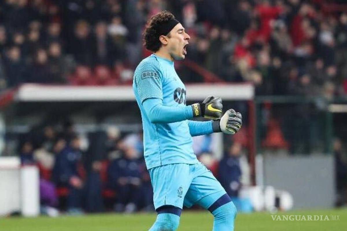 Guillermo Ochoa cumple 250 partidos en Europa con una victoria del Standard de Lieja