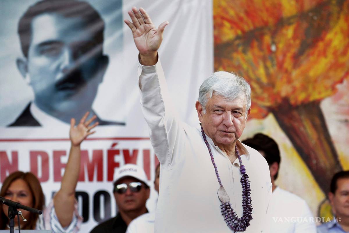 Descarta AMLO gobernar con "tuits" porque "banaliza la política"