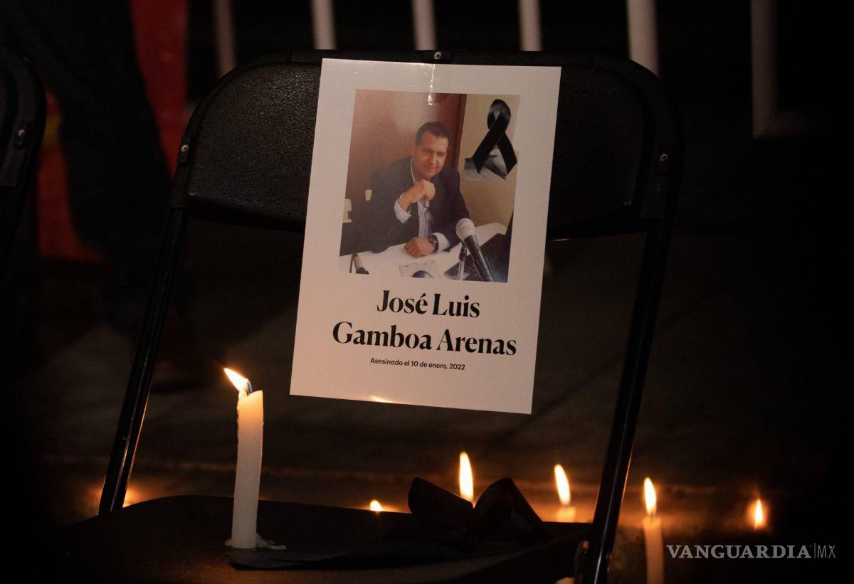 $!Periodistas y activistas protestaron frente a la Secretaria de Gobernación para exigir el esclarecimiento de los asesinatos de los 6 periodistas durante este año.