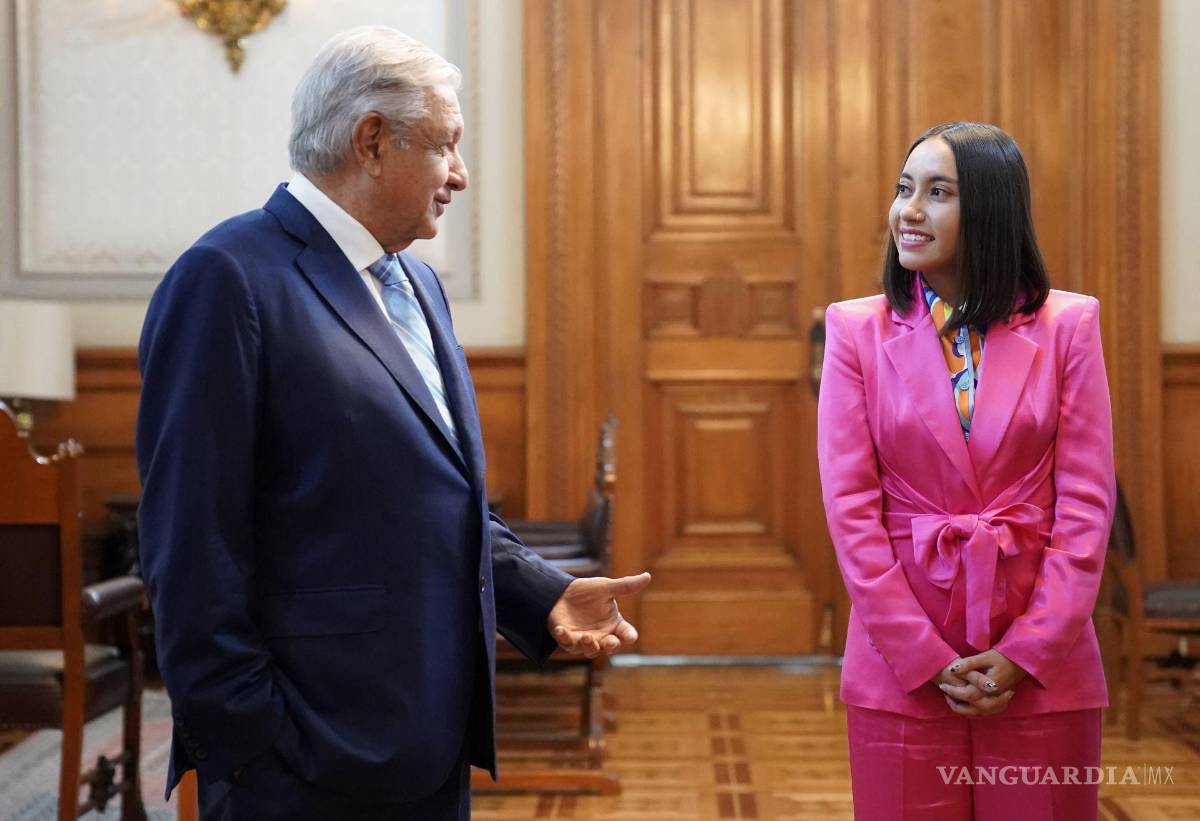 $!El presidente Andrés Manuel López Obrador sostuvo una reunión con la astronauta Katya Echazarreta en Palacio Nacional.