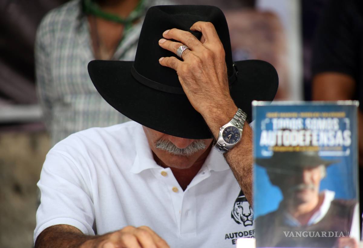 $!Mireles demandaría a Peña Nieto: "Me fabricaron delitos cuando decidí salvar a mi pueblo"