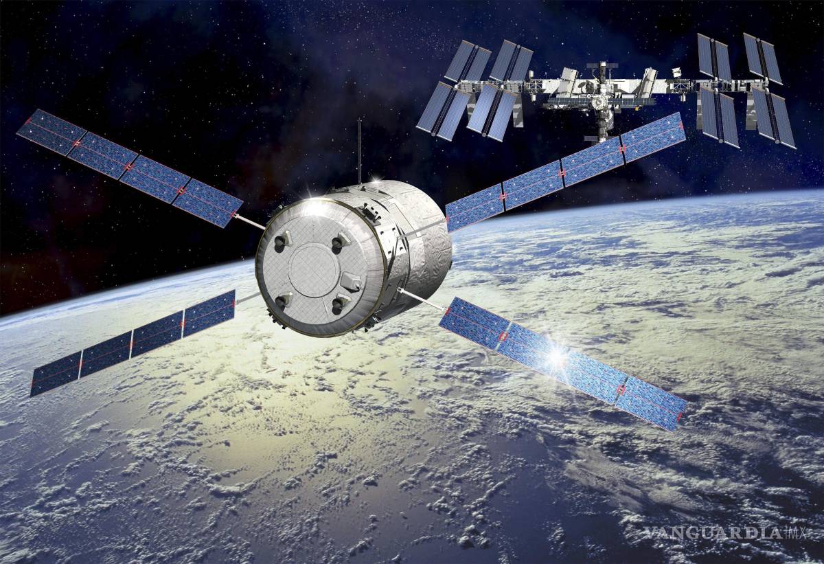 $!Una representación del carguero Georges Lemaître, vehículo automatizado de transferencia (ATV) de la Agencia Espacial Europea , integrado en la EEI.