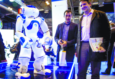 Niños aprenderán jugando con robots