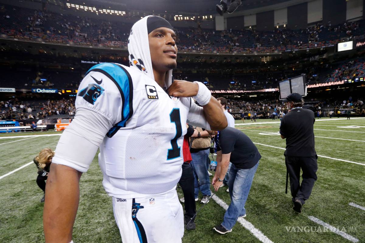 Panthers sufren para mantener el invicto