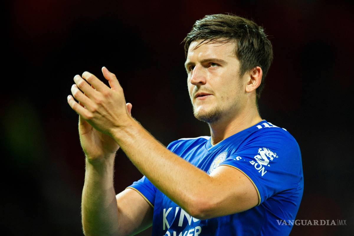 Harry Maguire, el defensa más caro de la historia firma con el Manchester United por 87 mde