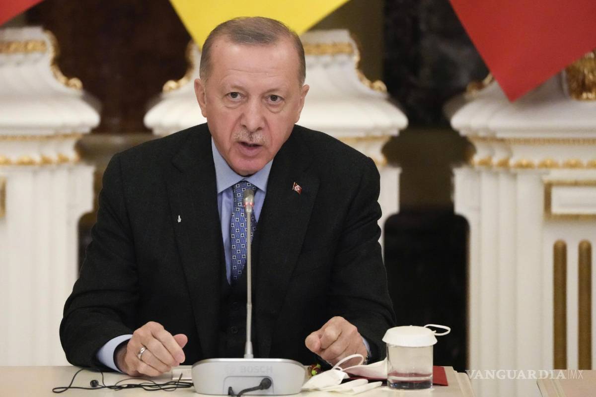 Infecta Ómicron a Tayyip Erdogan, presidente de Turquía