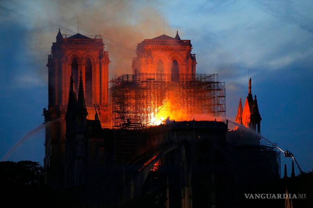 Un cortocircuito es la causa más probable del incendio en la catedral de Notre Dame, según la policía francesa