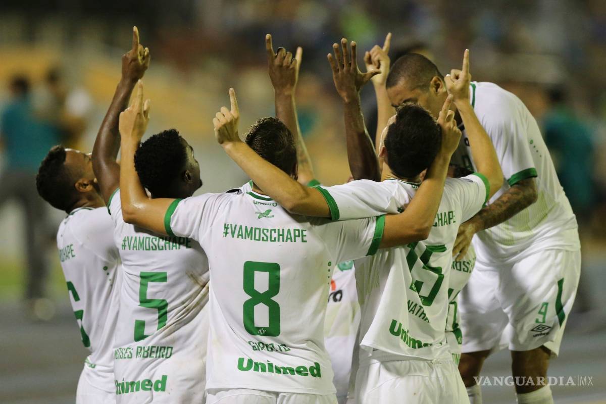 Chapecoense y Atlético Nacional, juntos de nuevo tras la tragedia