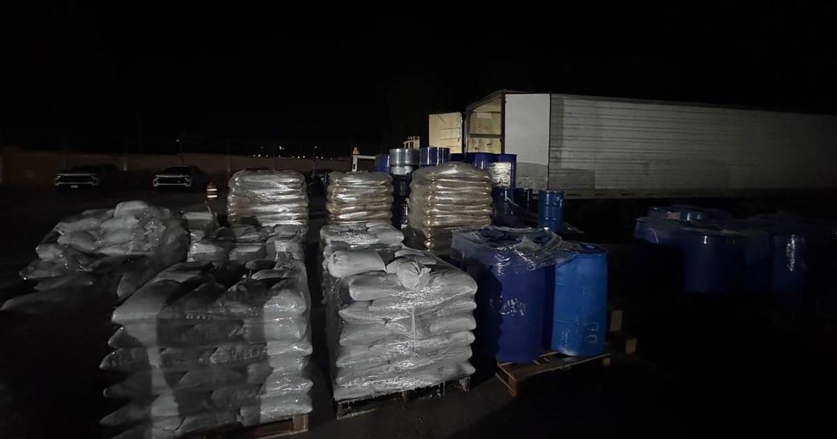 Aseguran más de 30 toneladas y 13 mil litros de precursores químicos en Durango; hay un detenido