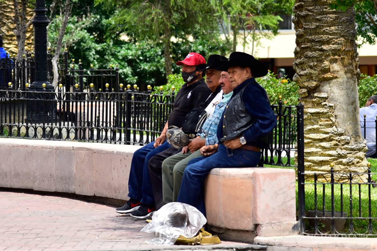 Poco caso hacen saltillenses al 'quédate en casa'