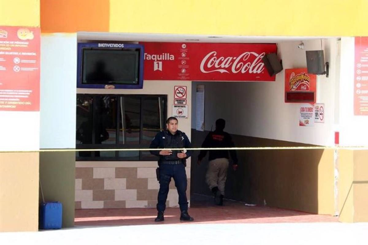Ejecutan a hombre en baños de Bosque Mágico, en Monterrey