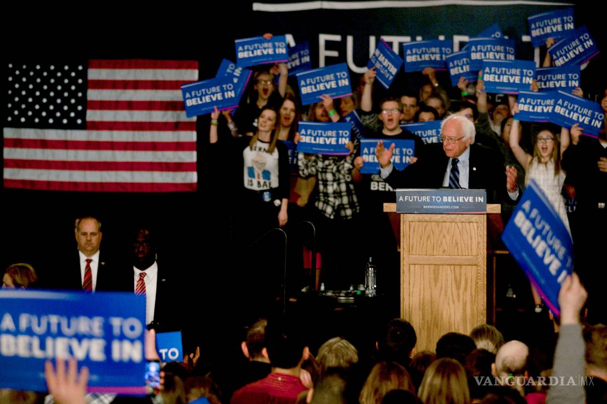 Demócratas le piden a Sanders se haga un lado en la contienda y abra paso a Clinton
