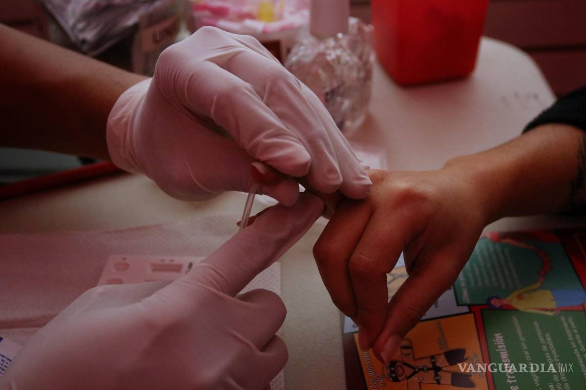 Discriminación y falta de medicinas, retos ante el VIH, cada día hay 55 contagios