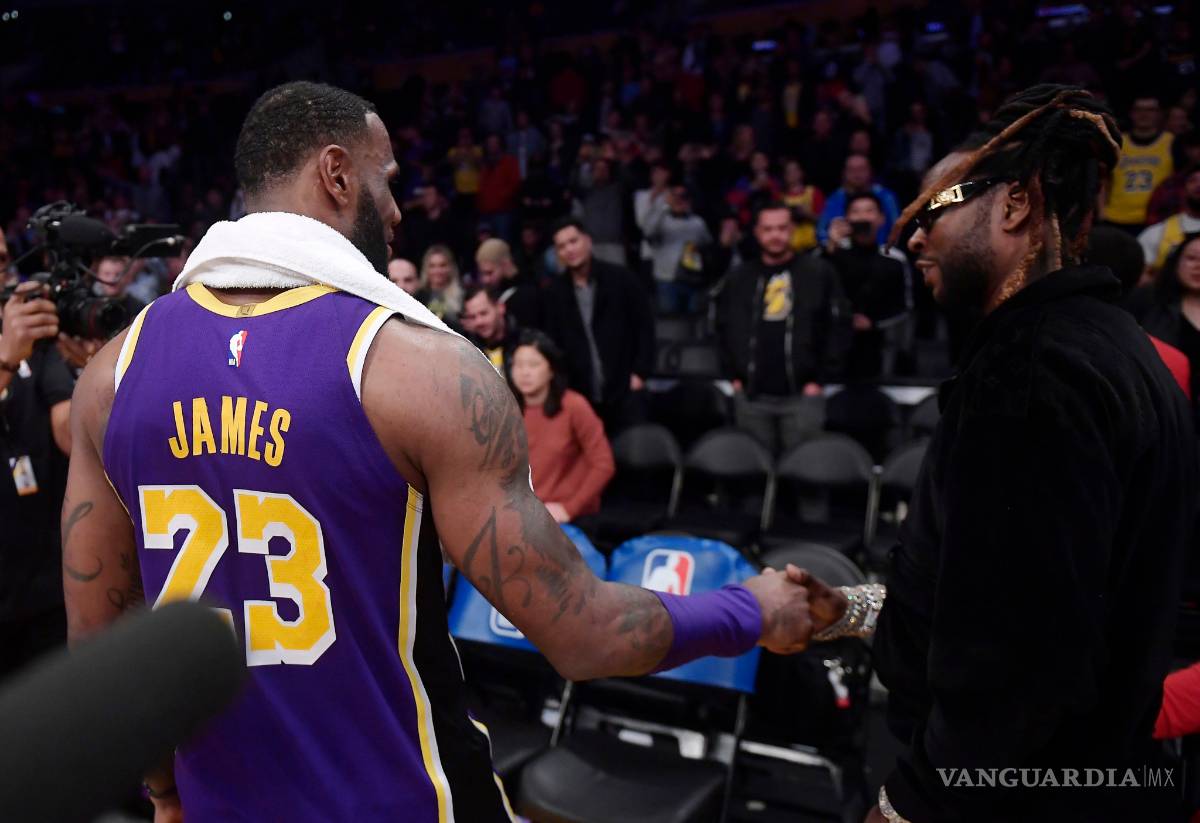 $!¡Lo hizo! LeBron James supera a Michael Jordan como cuarto máximo anotador de la NBA