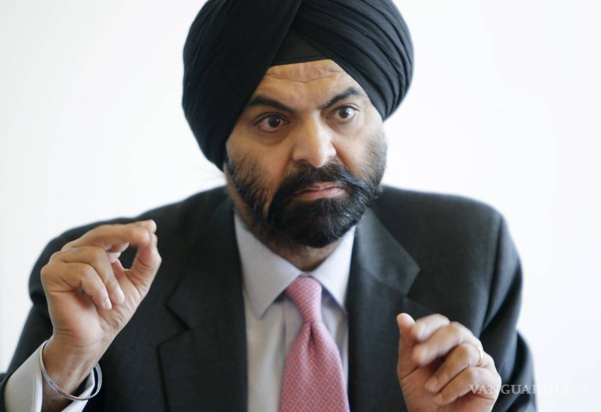 $!El director ejecutivo de MasterCard, Ajay Banga, habla con los periodistas en Nueva York, el 6 de abril de 2011.