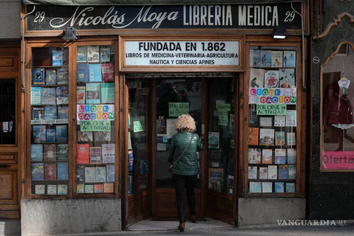La librería Nicolás Moya, la más antigua de Madrid cierra sus puertas