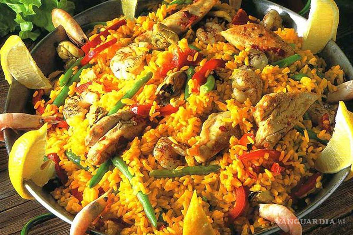 ¿No sabes que preparar el día de hoy? Esta receta de arroz mar y tierra, te va a encantar