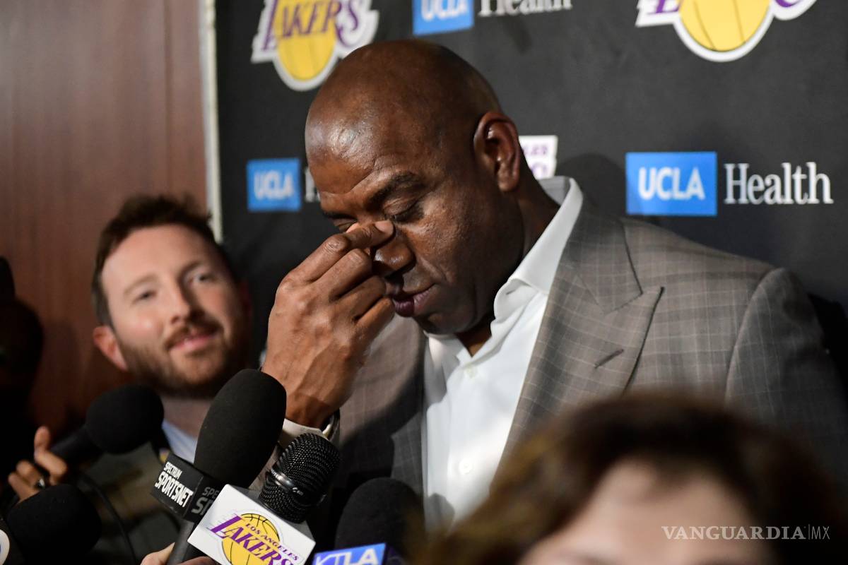 $!El fin de una era: el 'Magic' Johnson deja a los Lakers de Los Ángeles