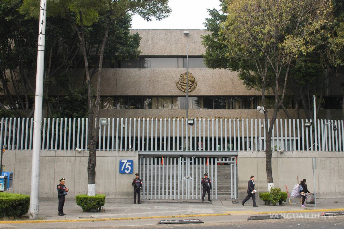 Dictan formal prisión a dos fiscales de la SEIDO y un agente de PFM por extorsión