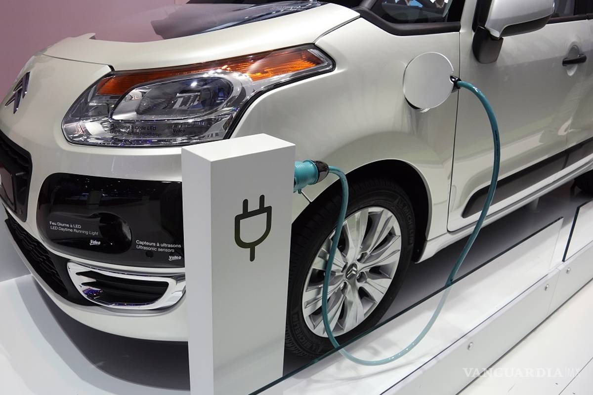 Empieza a ‘tomar corriente’ venta de autos híbridos y eléctricos...