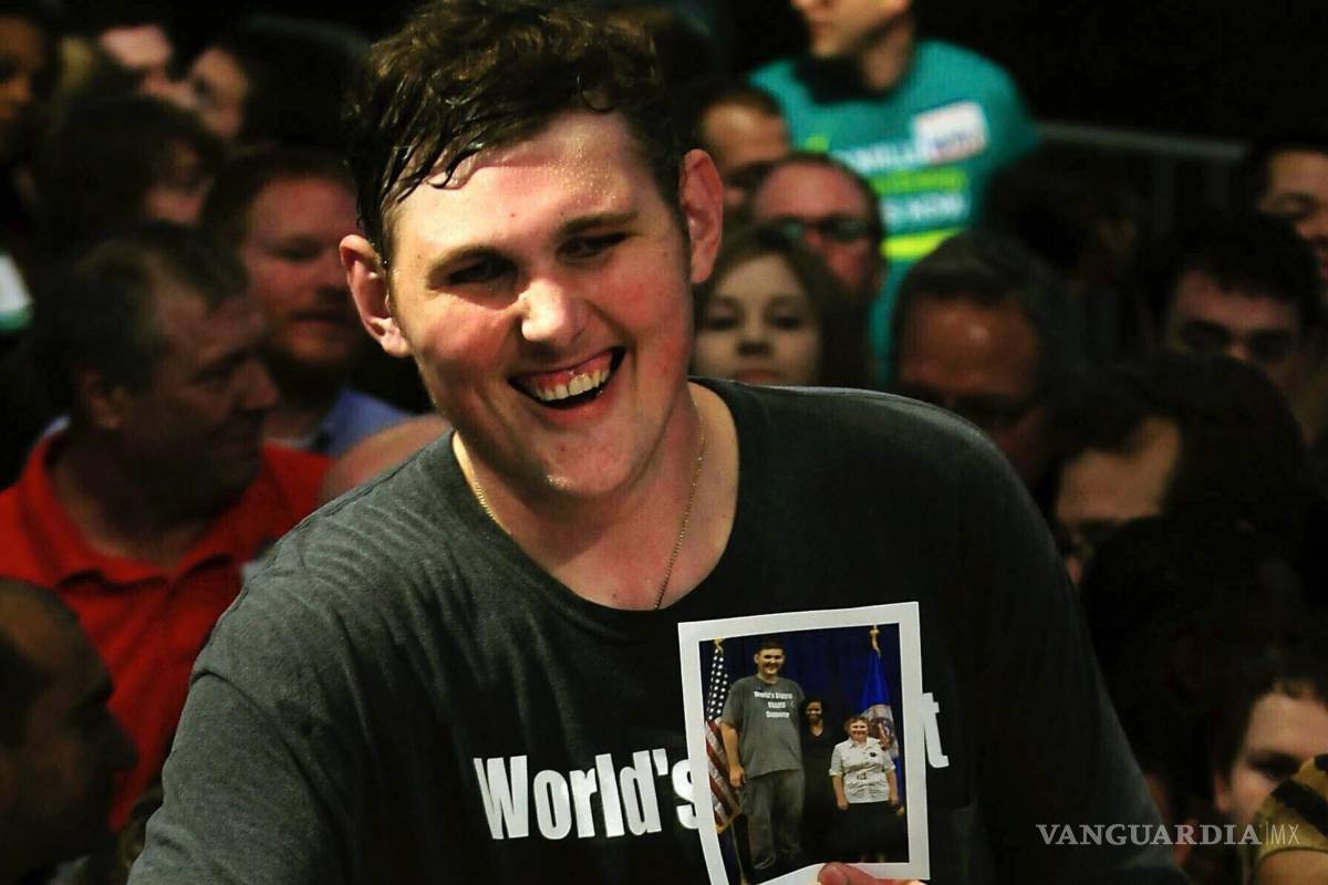 Igor Vovkovinskiy, el hombre más alto de EU, muere a los 38 años