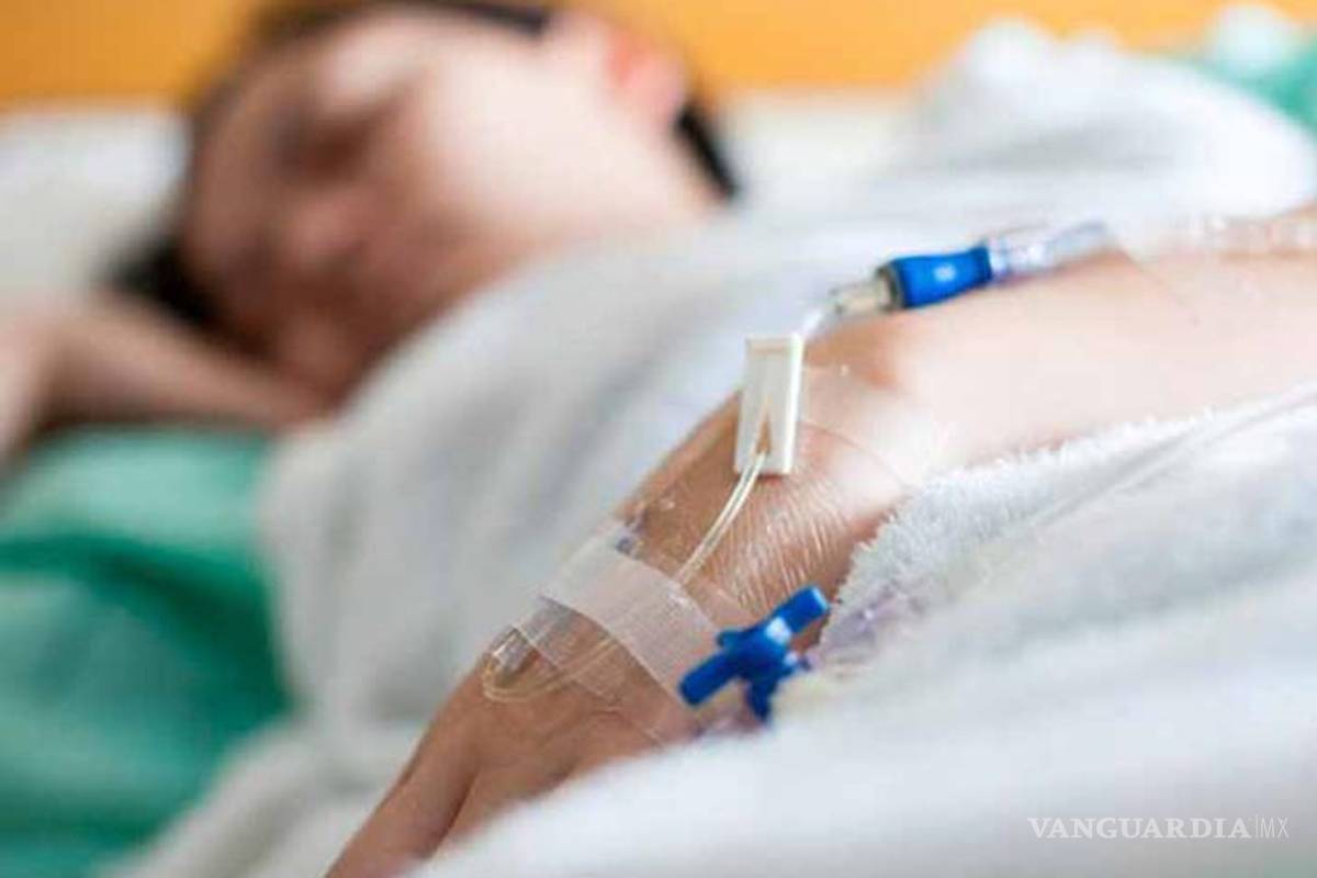 Mujer de EU es internada en hospital de Piedras Negras tras volcadura de razer