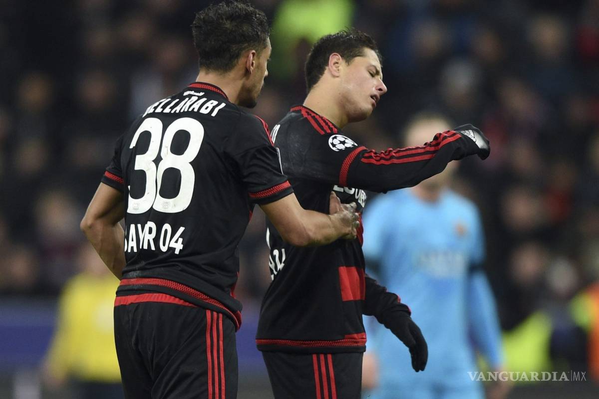 'Chicharito' firma la paz con el alemán Bellarabi