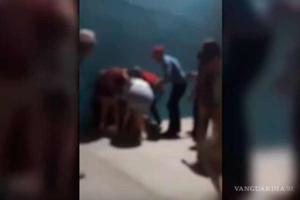 Grupo armado encabezado por mujer ejecuta a dos sujetos en bar de Chihuahua