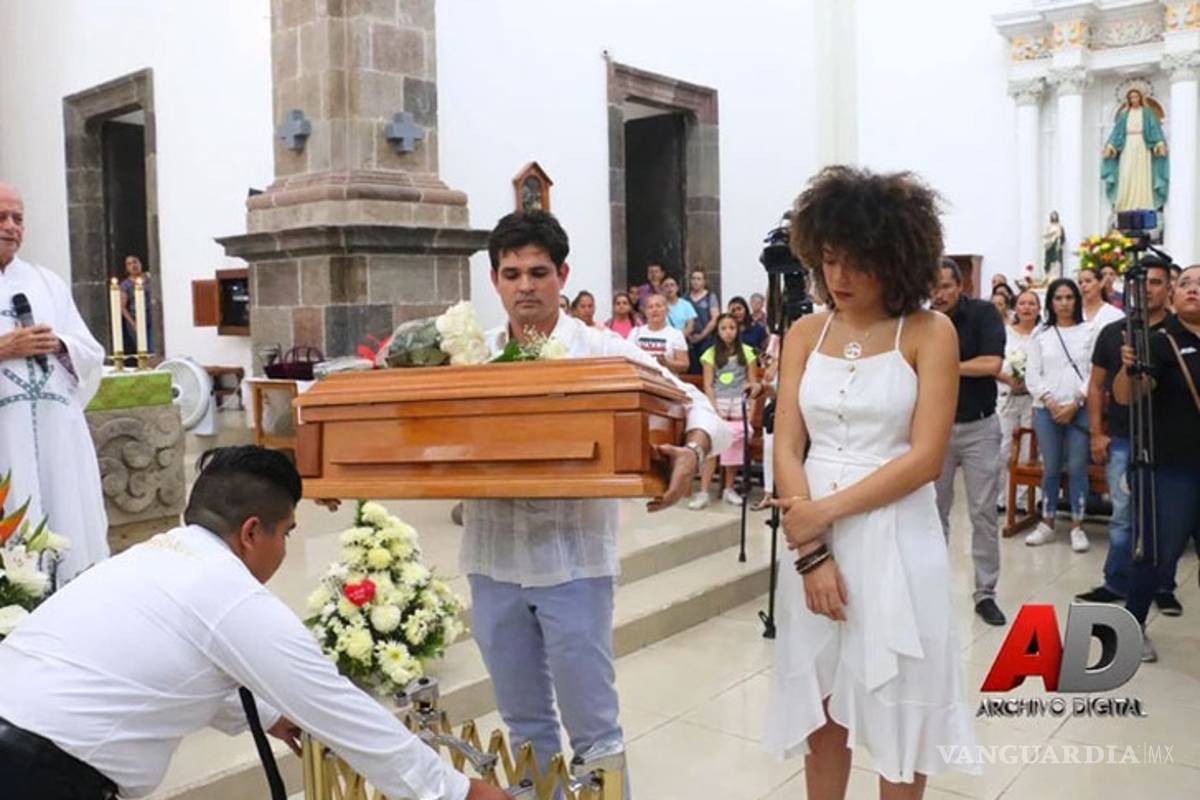 $!Así fue la emotiva despedida de Ferdinando Valencia a su bebé