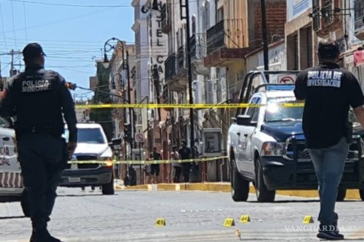 El terrible momento en que sicarios disparan a plena luz del día contra policías en Zacatecas (video)