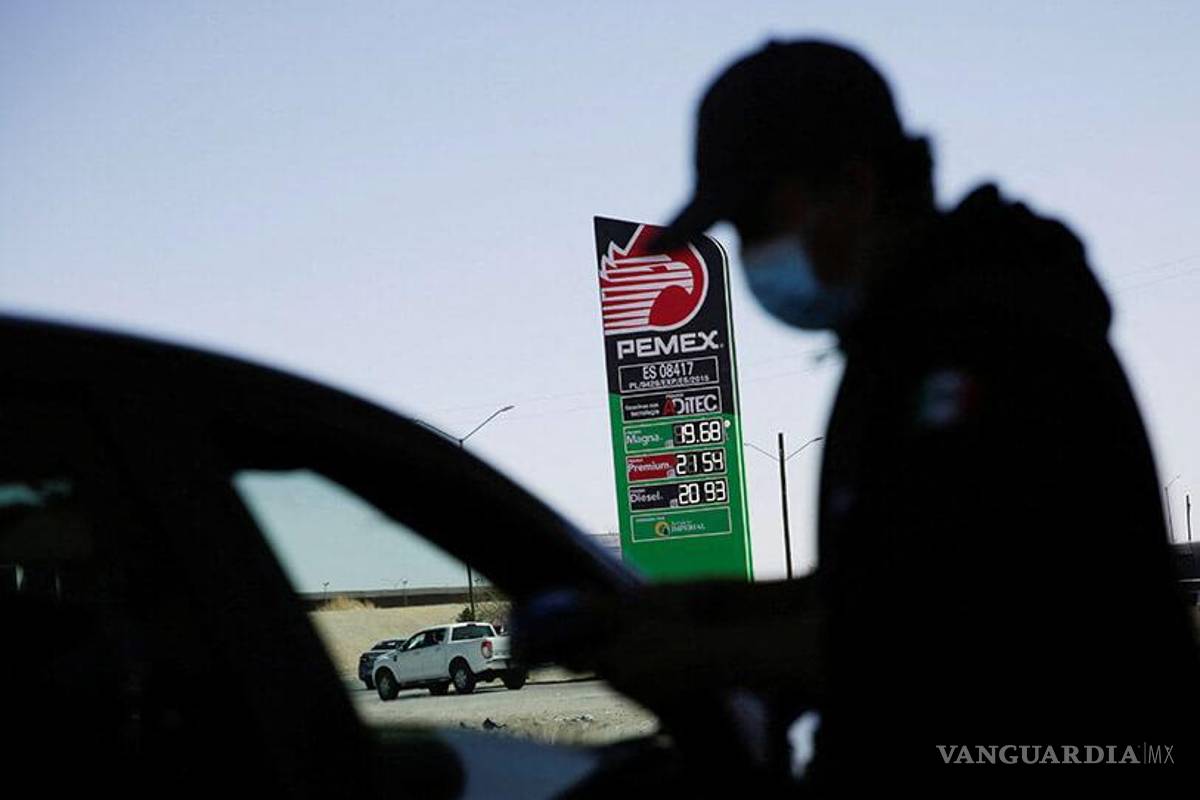 Subsidio a gasolinas sigue en todo el país, incluso en frontera norte, asegura AMLO