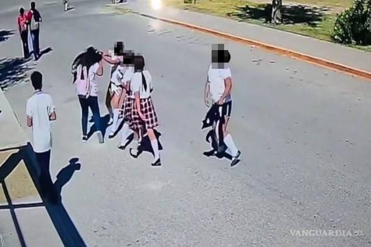 Arrastran y golpean a estudiante de secundaria; video exhibe ataque en Piedras Negras