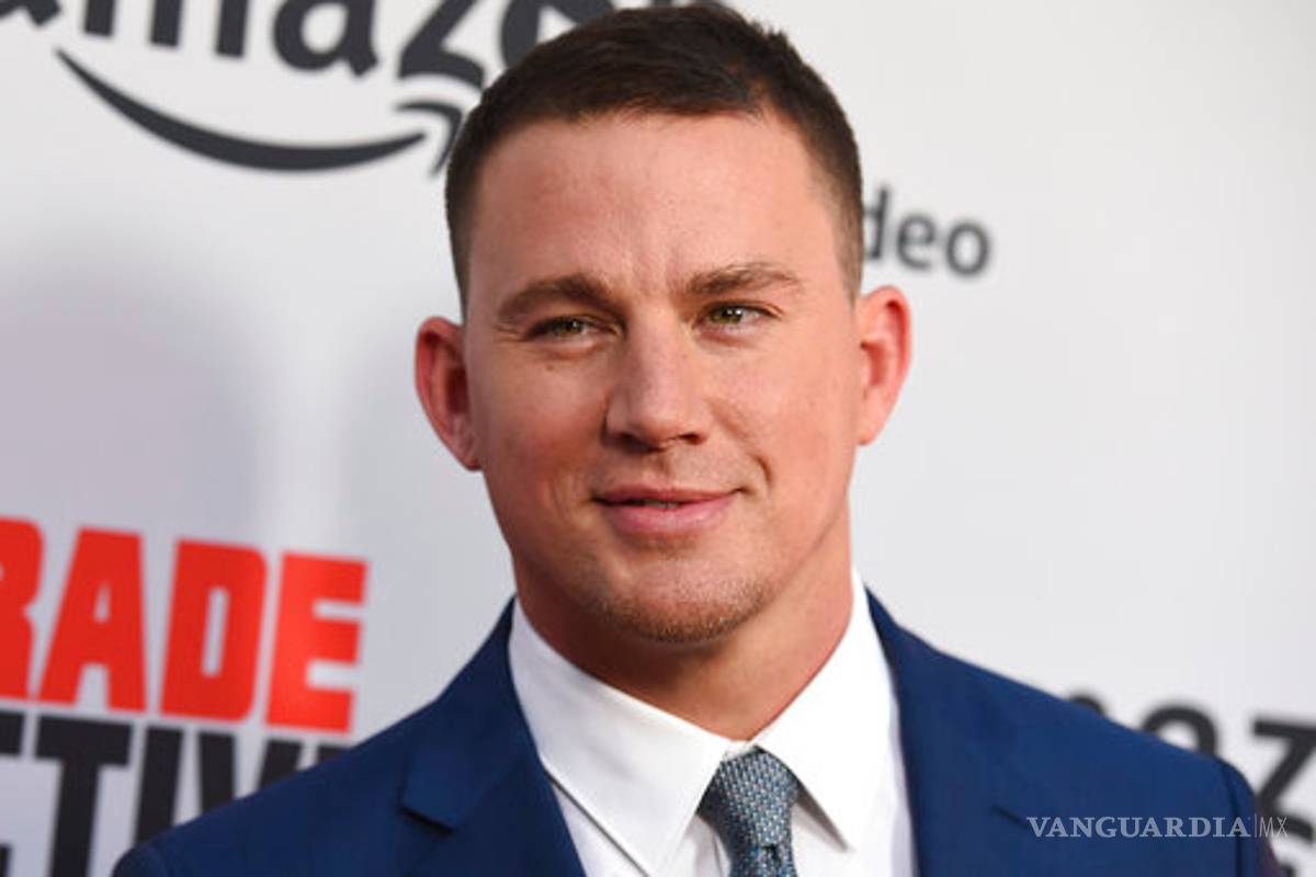 Channing Tatum baila con la cajera de una gasolinera