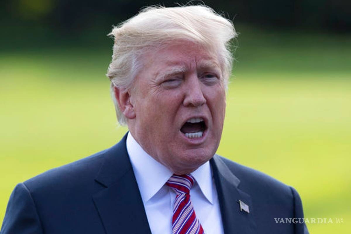 Trump no deja atrás la polémica en viaje a P.Rico para ver daños del huracán