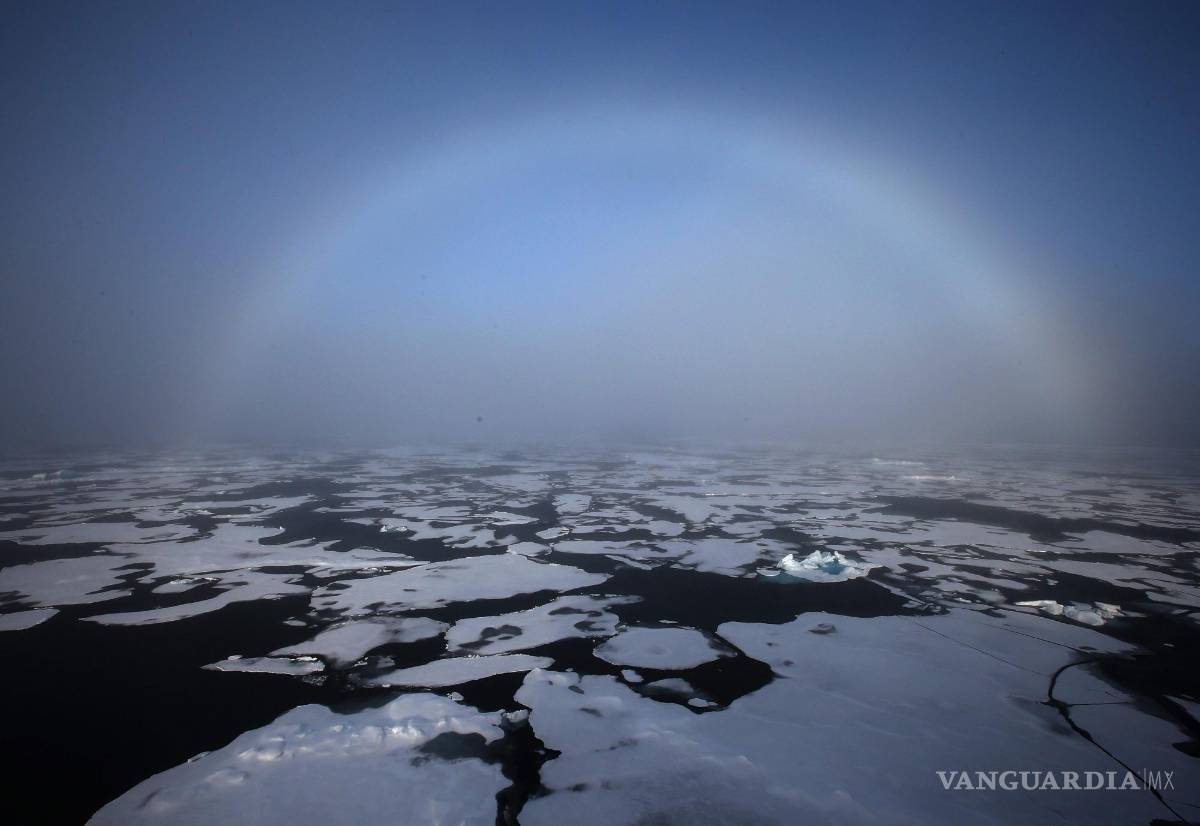 $!El hielo compuesto de agua dulce puede estar sobre el mar, como pasa en el Ártico, o puede estar sobre la tierra, como sucede en el caso de la Antártida o Groenlandia.