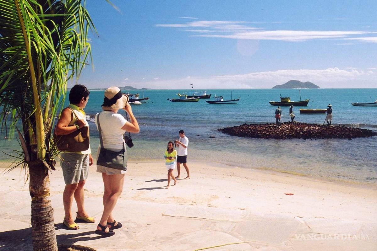 Casi nueve millones de mexicanos viven del turismo