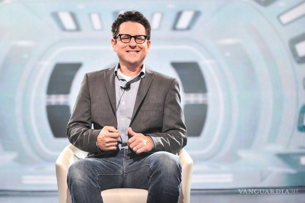 J.J. Abrams saca la cara por ‘Star Trek Beyond’