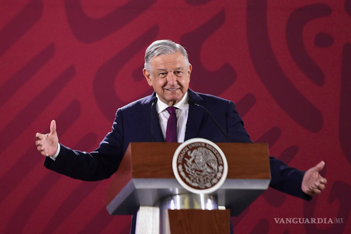 Piden ya no abrazar y besar a AMLO debido al coronavirus