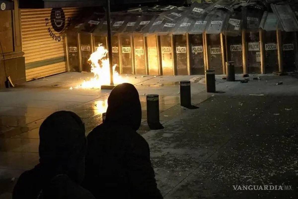 Piden prohibir uso de pasamontañas en marchas tras actos vandálicos en CDMX