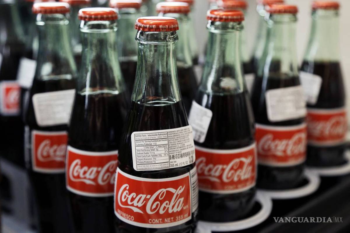 Bajan los beneficios y los ingresos de Coca-Cola en el primer trimestre